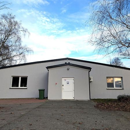 Albergue Baraczek Lotnisko Leszno Exterior foto