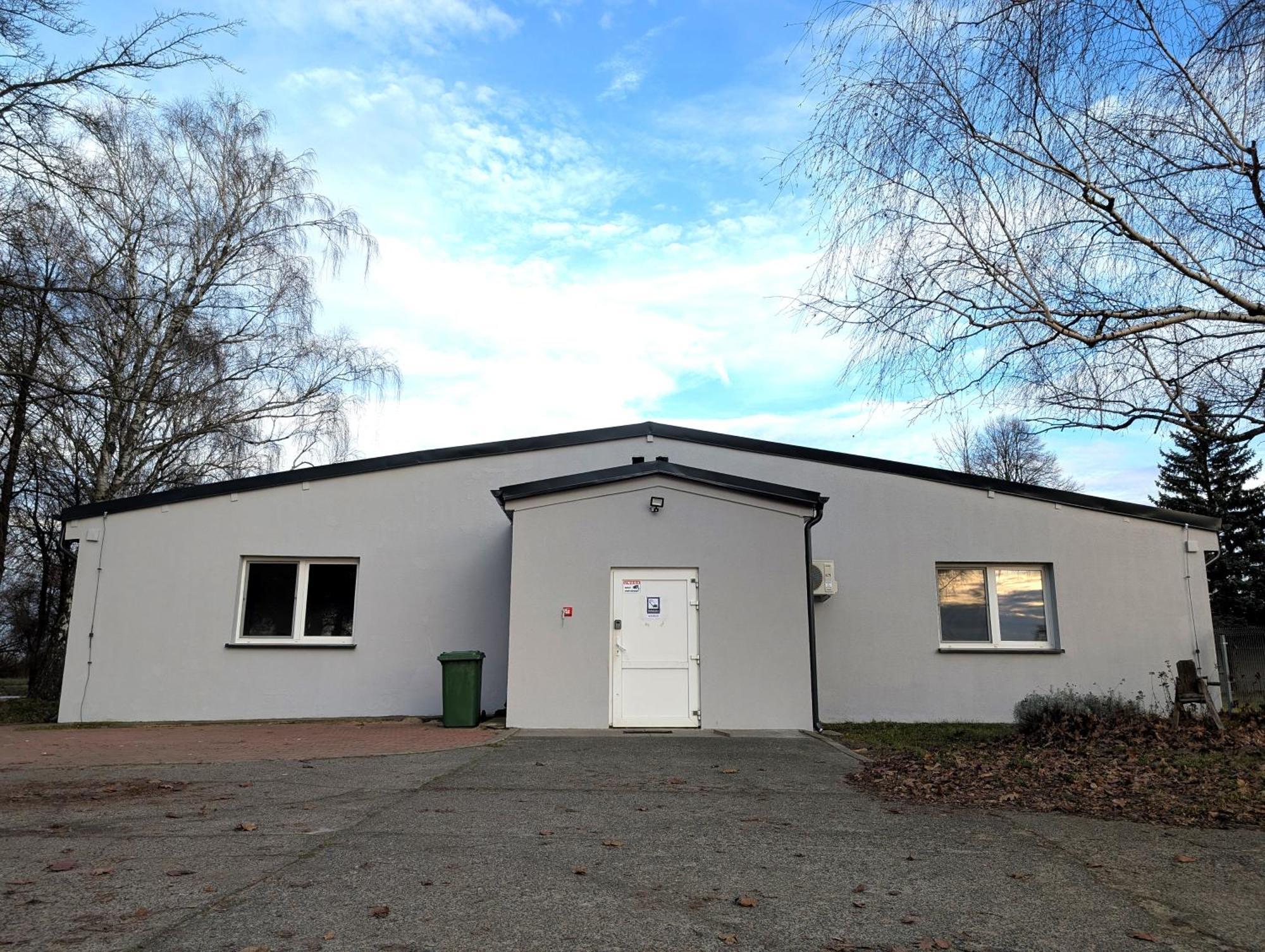 Albergue Baraczek Lotnisko Leszno Exterior foto